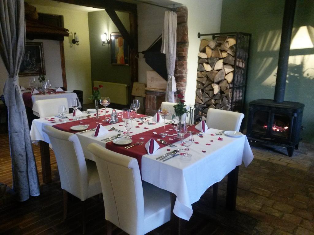 Barock Restaurant & Pension Topoľčany Eksteriør bilde
