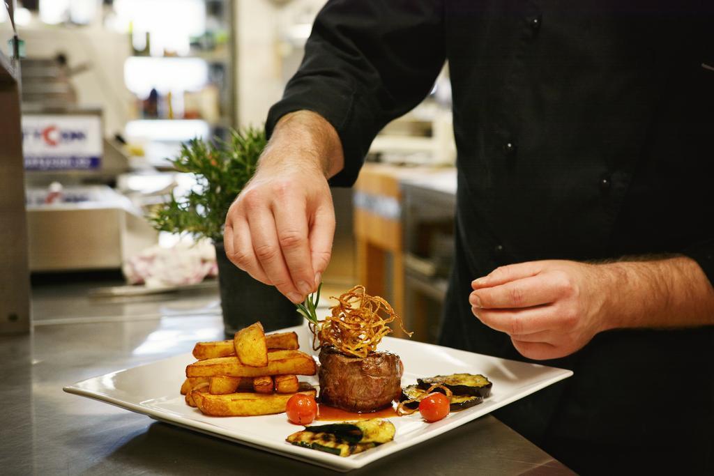 Barock Restaurant & Pension Topoľčany Eksteriør bilde