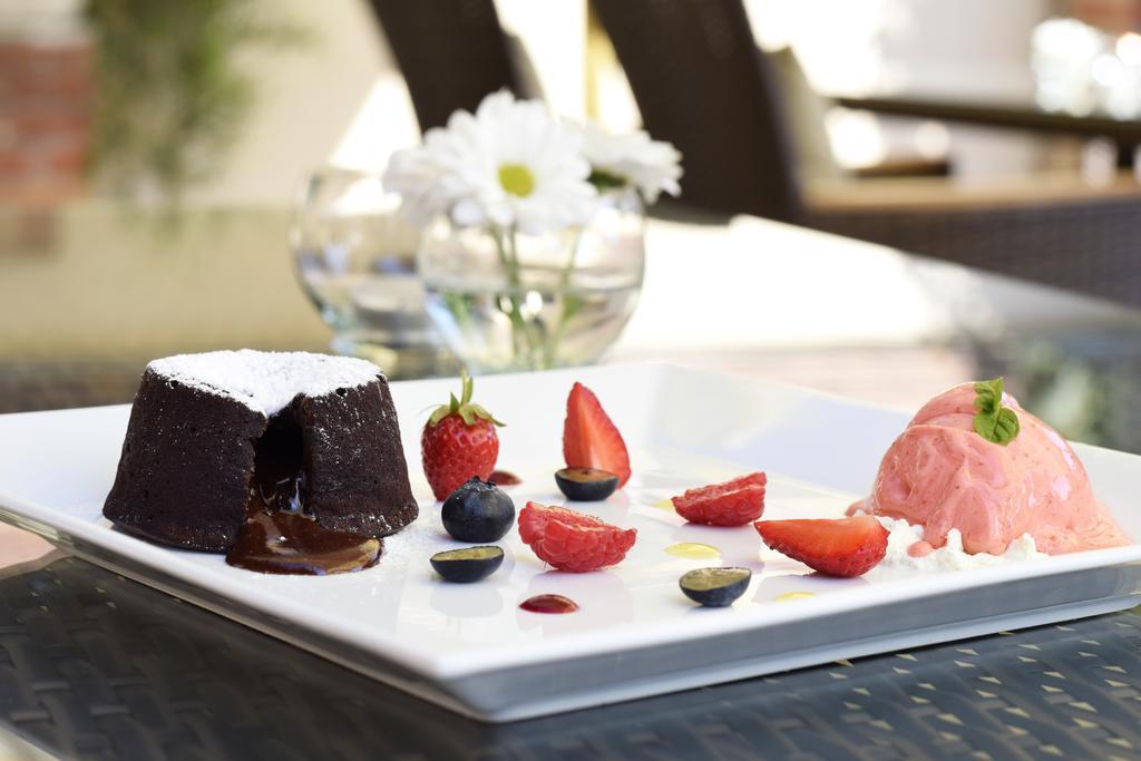 Barock Restaurant & Pension Topoľčany Eksteriør bilde