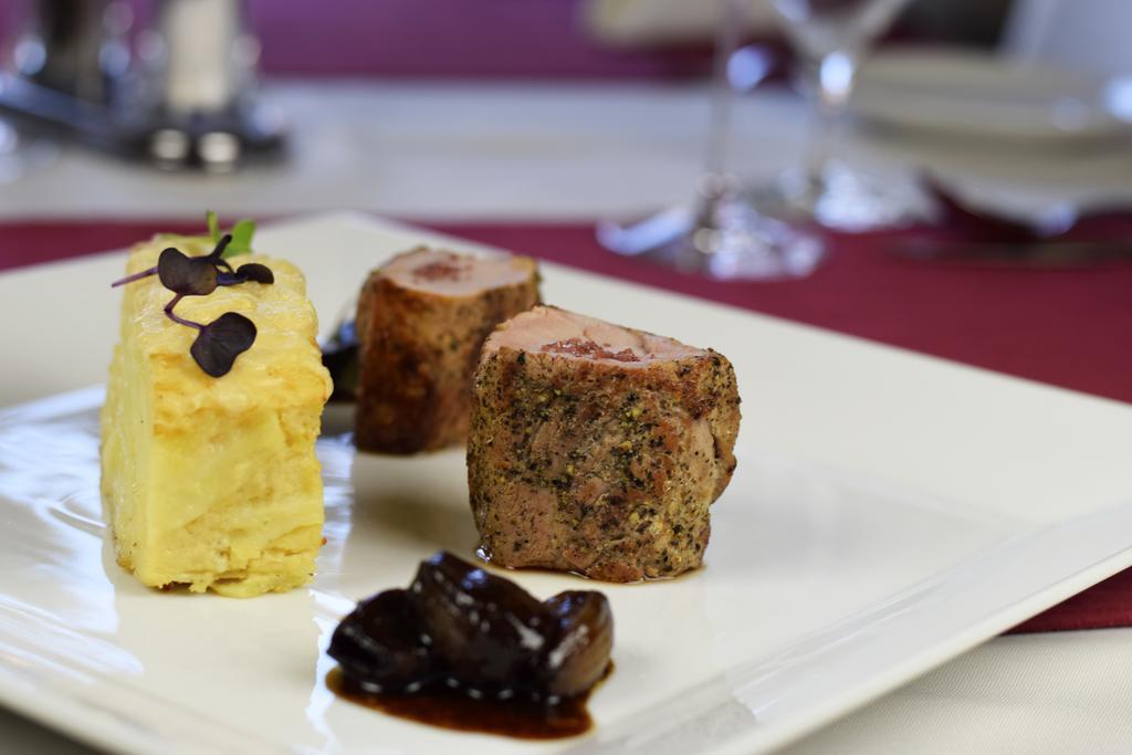 Barock Restaurant & Pension Topoľčany Eksteriør bilde