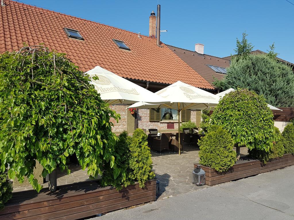 Barock Restaurant & Pension Topoľčany Eksteriør bilde