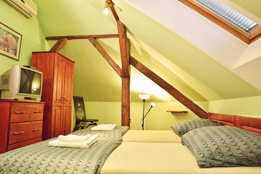 Barock Restaurant & Pension Topoľčany Eksteriør bilde
